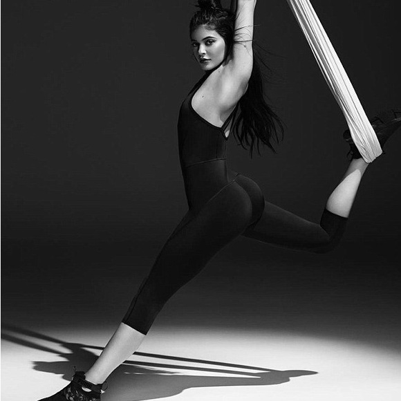 ✨PUMA✨x Kylie Jenner Explosive Bodysuit - Picture 3 of 12